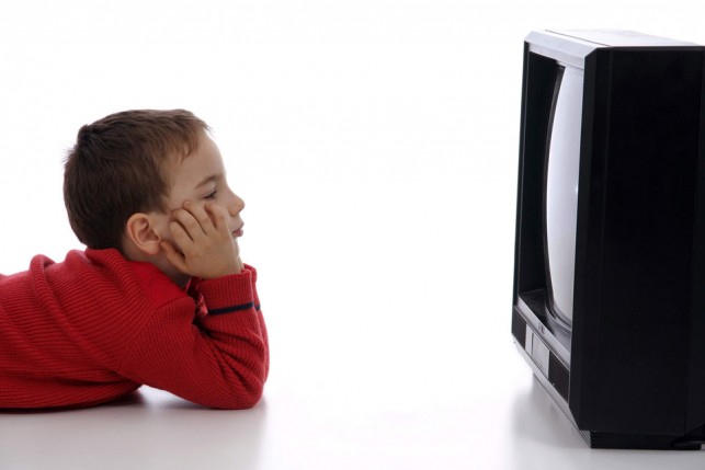Qual a dose certa de televisão que nossos filhos devem ver?